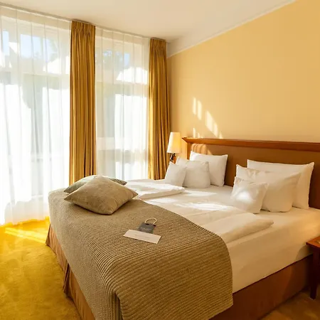 Roewers Privathotel & Hotel Sellin (Rugen)