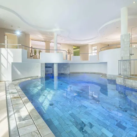 Romantik Roewers Privathotel Sellin (Rugen)